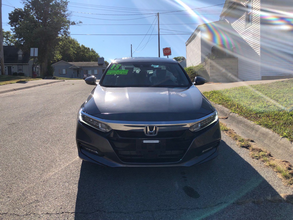 2018 Honda Accord Image 2