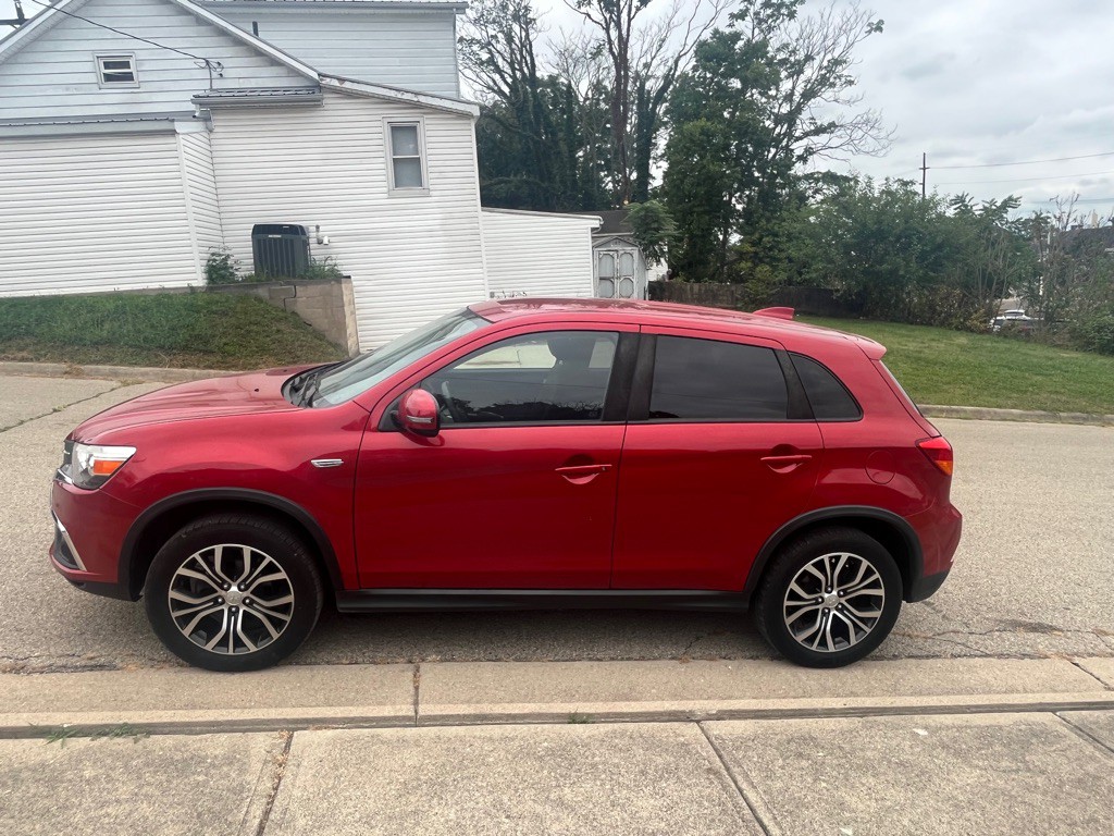 2018 Mitsubishi Outlander Image 3
