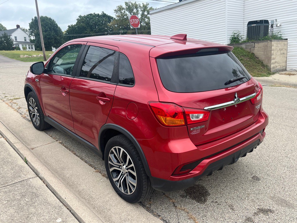 2018 Mitsubishi Outlander Image 4