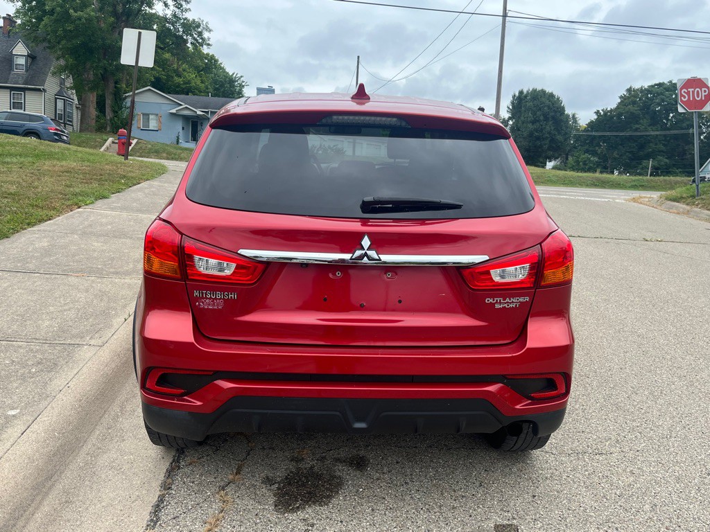 2018 Mitsubishi Outlander Image 5