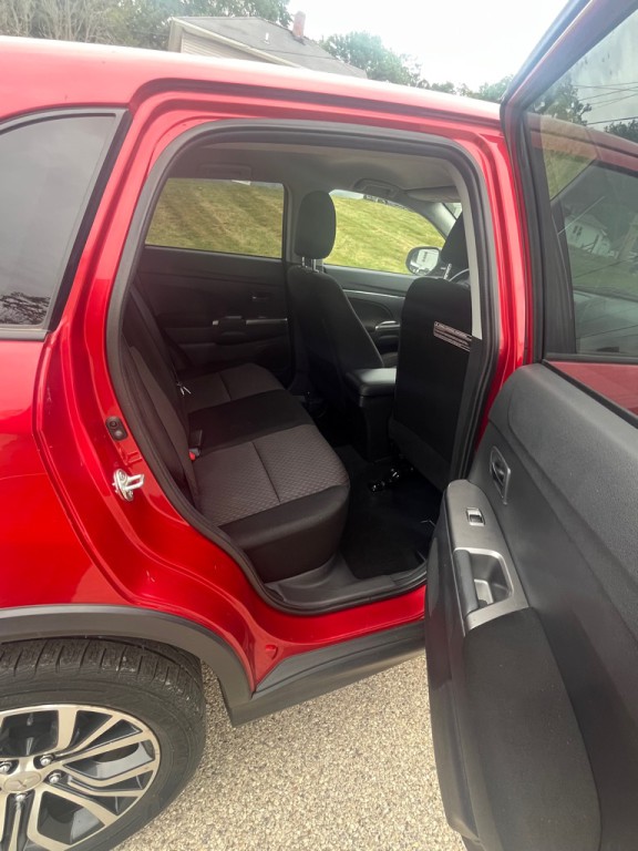 2018 Mitsubishi Outlander Image 12