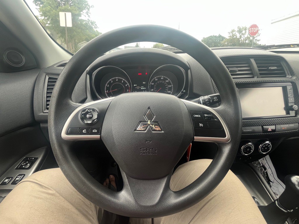 2018 Mitsubishi Outlander Image 17