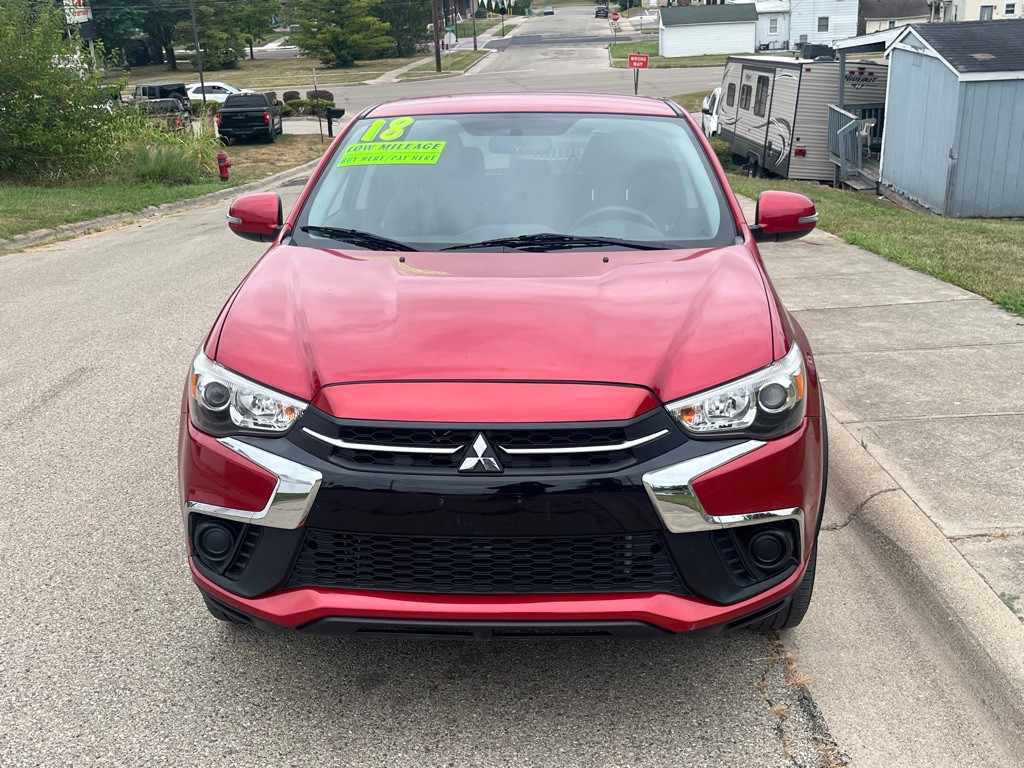 2018 Mitsubishi Outlander Image 2