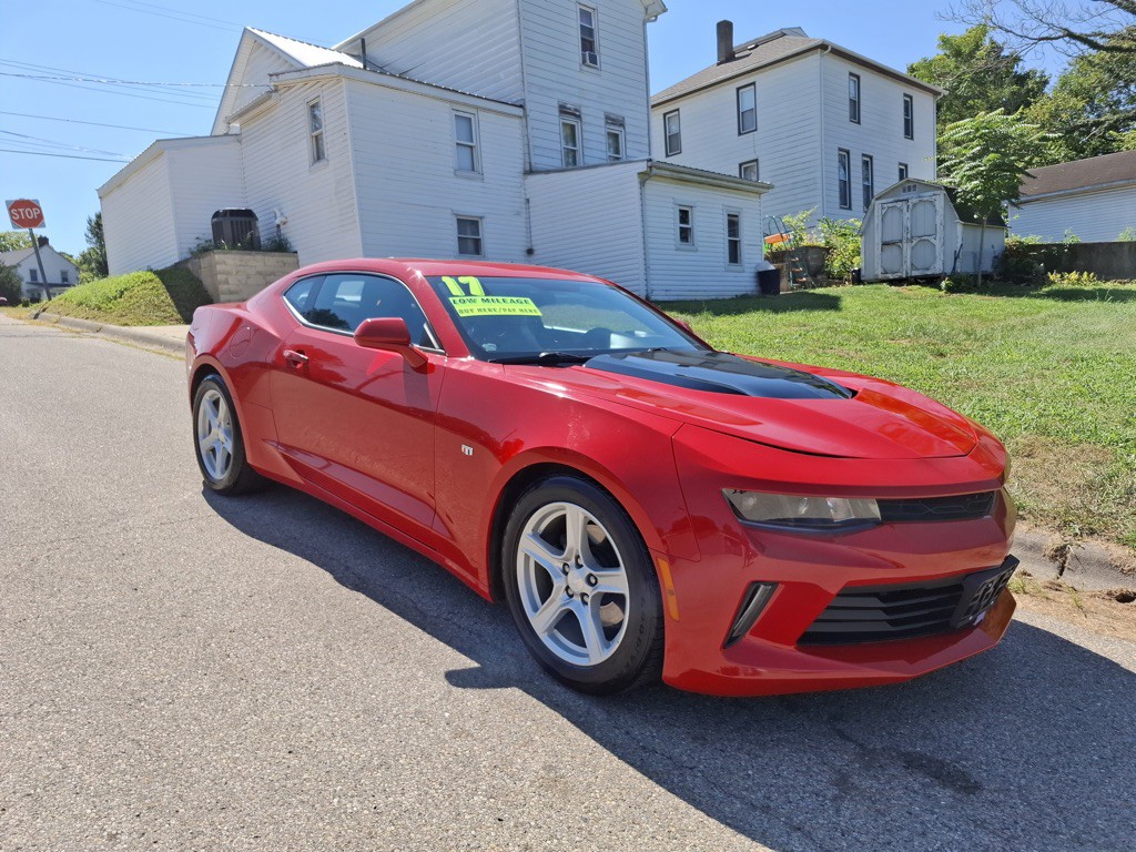 2017 Chevrolet Camaro Image 1