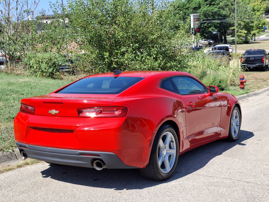 2017 Chevrolet Camaro Image 3