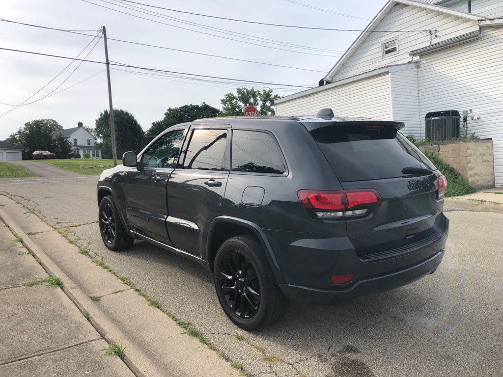 2017 Jeep Grand Cherokee Image 3