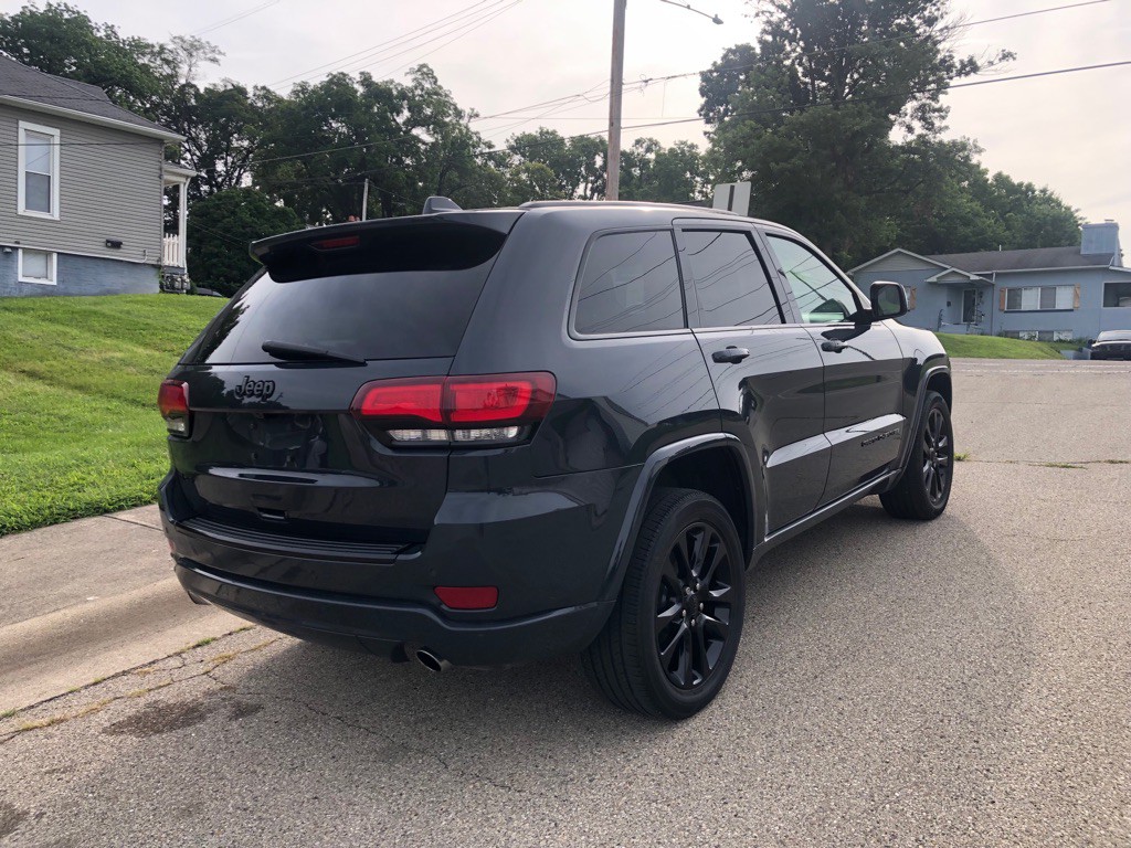 2017 Jeep Grand Cherokee Image 5