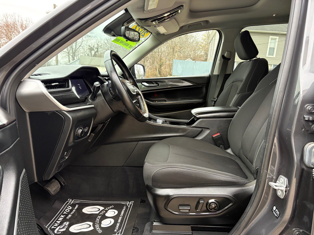 2022 Jeep Grand Cherokee Image 16