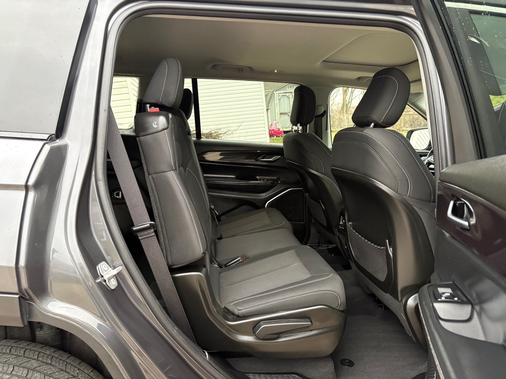 2022 Jeep Grand Cherokee Image 19