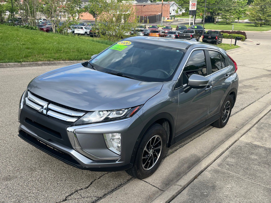 2020 Mitsubishi Eclipse Image 2