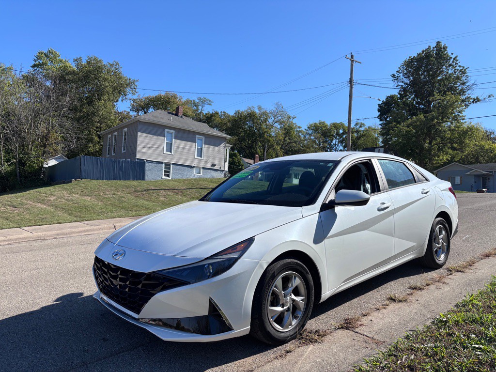 2021 Hyundai Elantra Image 2
