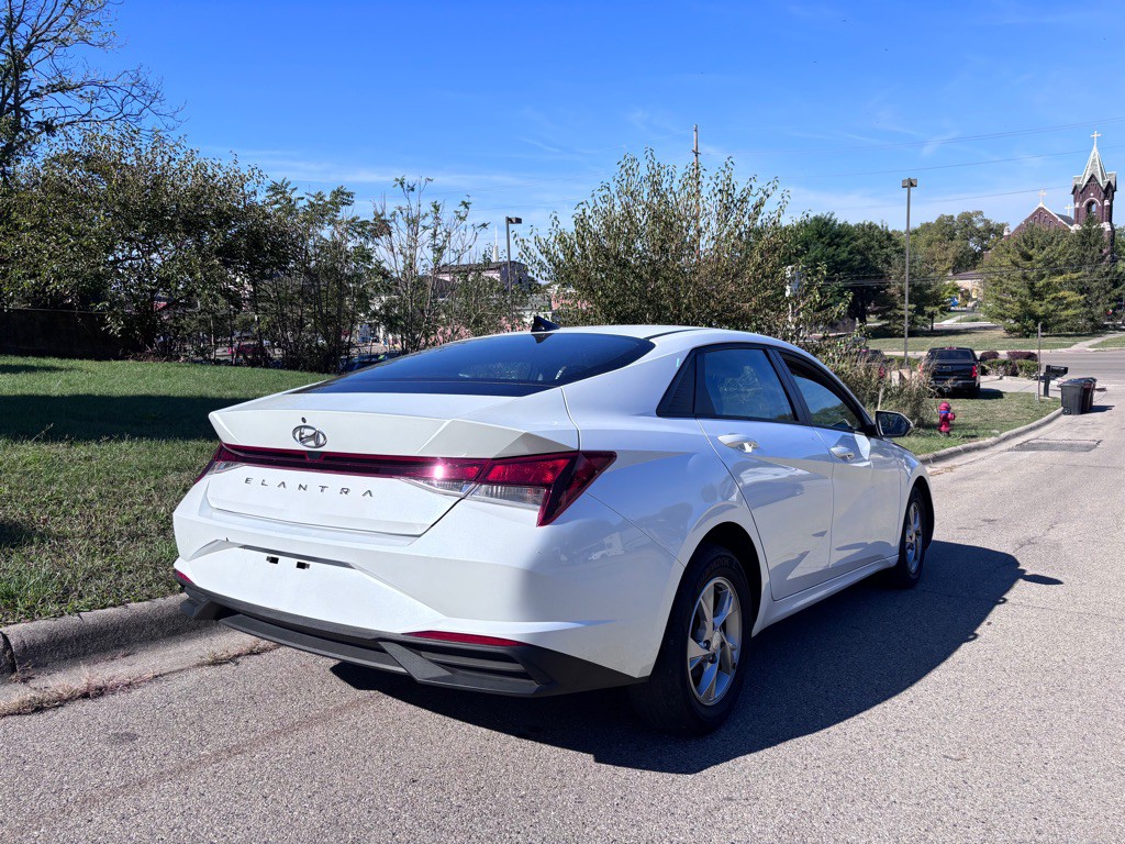2021 Hyundai Elantra Image 6