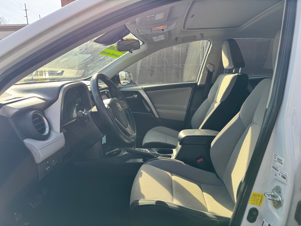 2017 Toyota Rav4 Image 13