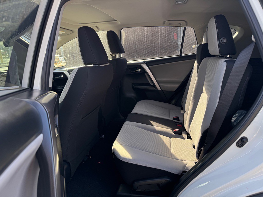 2017 Toyota Rav4 Image 14