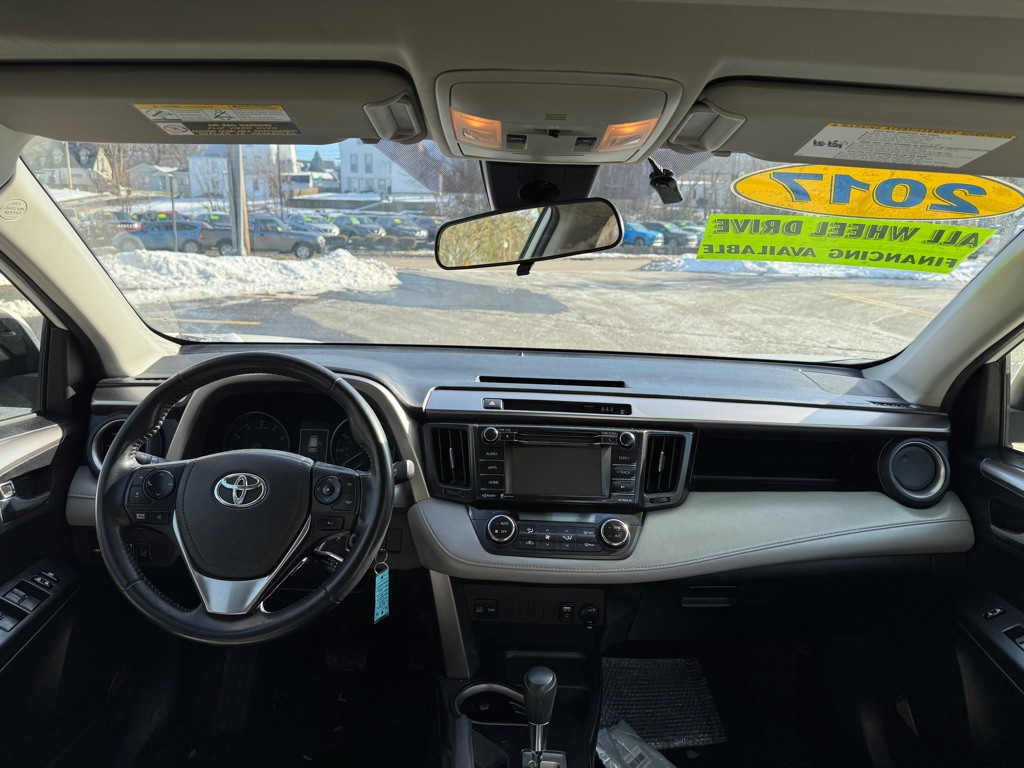 2017 Toyota Rav4 Image 18