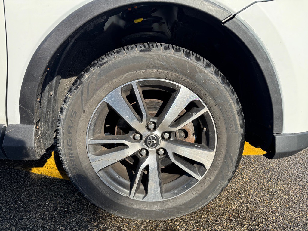 2017 Toyota Rav4 Image 19