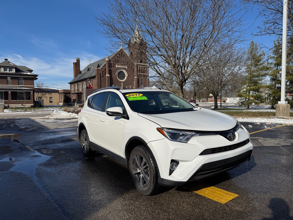 2017 Toyota Rav4 Image 1