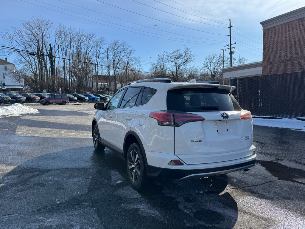 2017 Toyota Rav4 Image 5