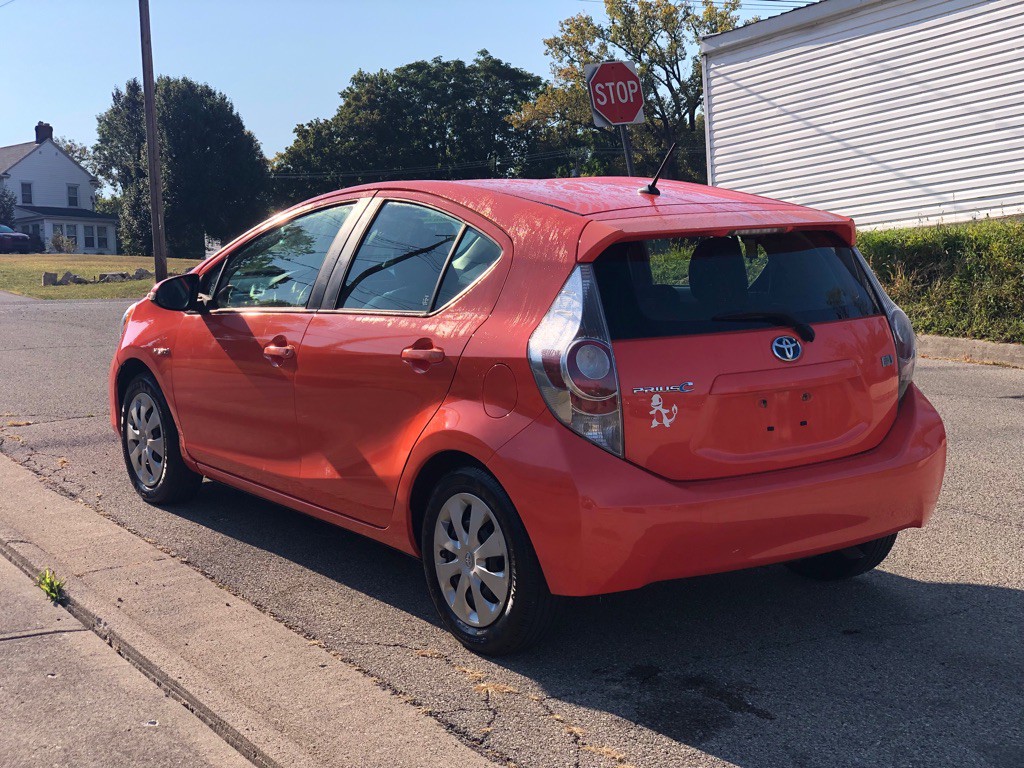 2014 Toyota Prius Image 4