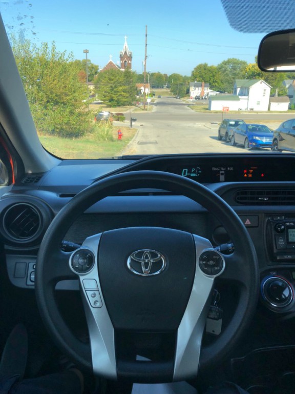 2014 Toyota Prius Image 9