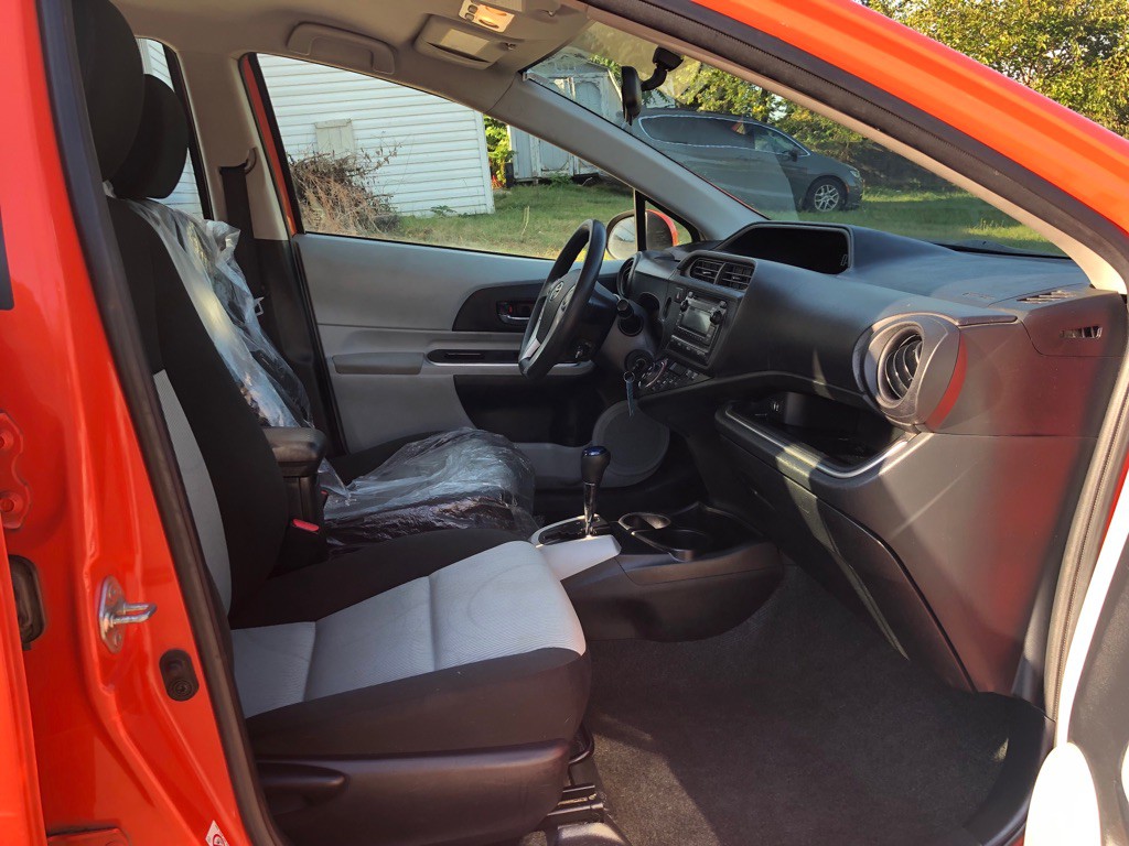2014 Toyota Prius Image 18