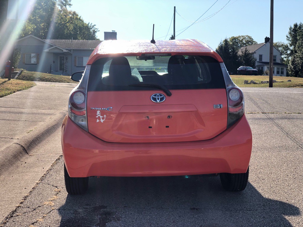 2014 Toyota Prius Image 3