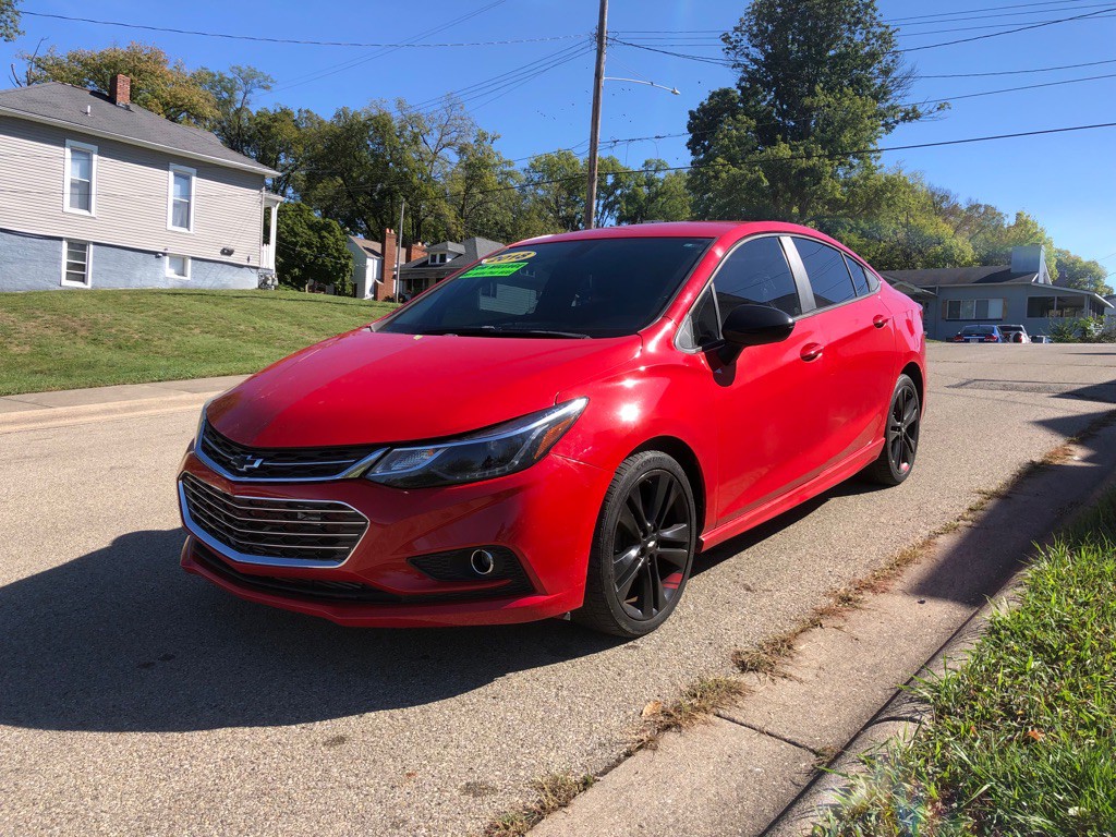 2018 Chevrolet Cruze Image 2