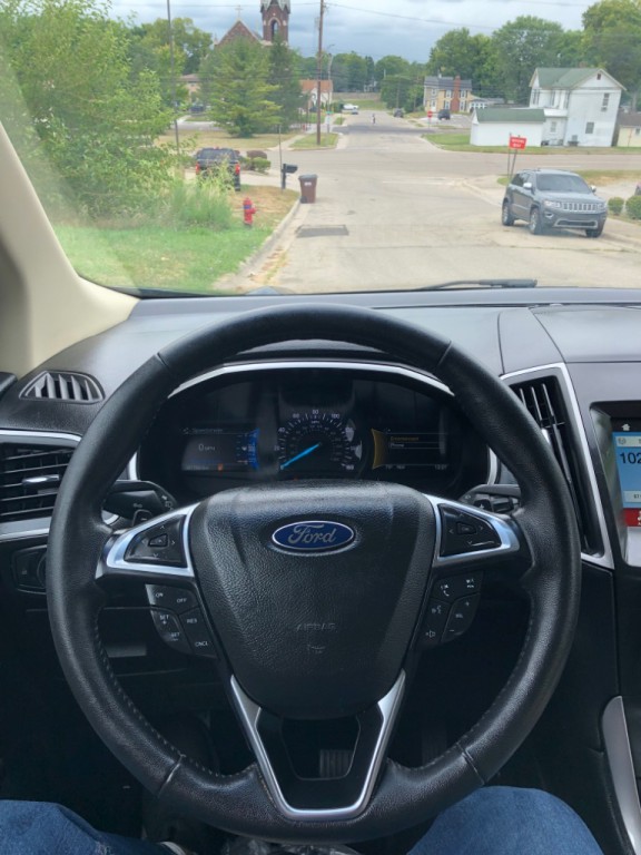 2017 Ford Edge Image 9