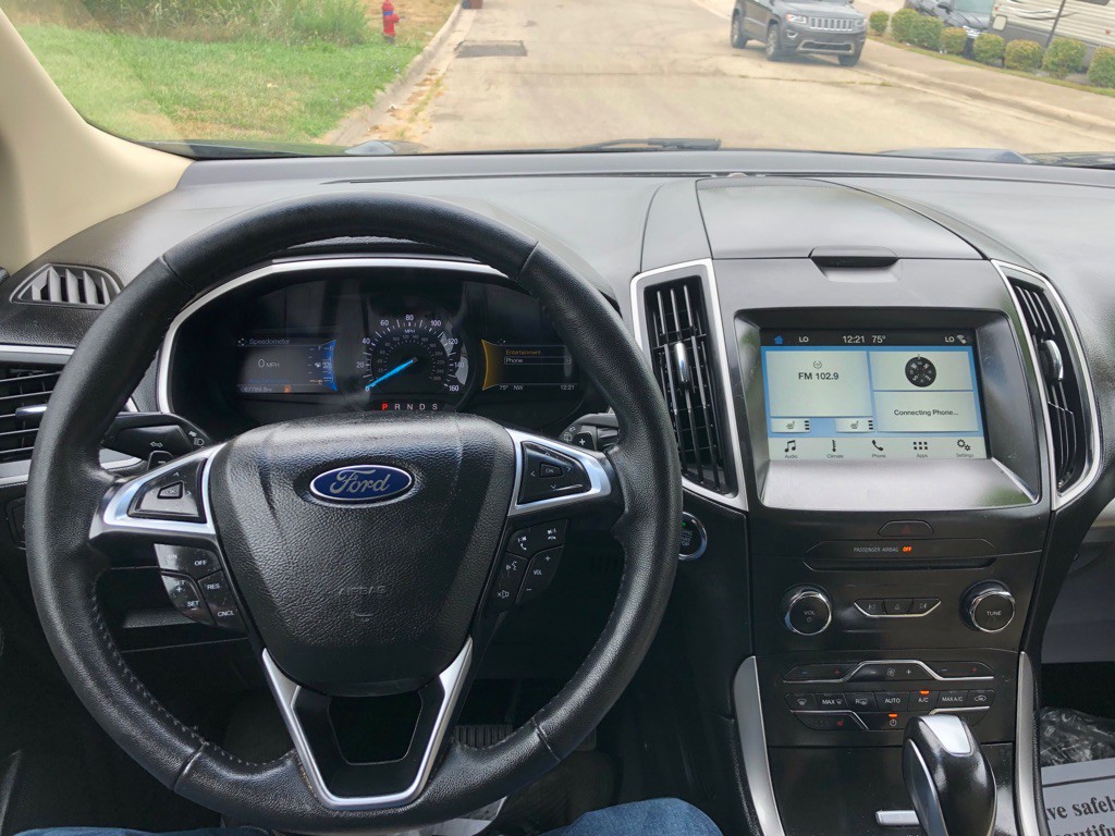 2017 Ford Edge Image 10