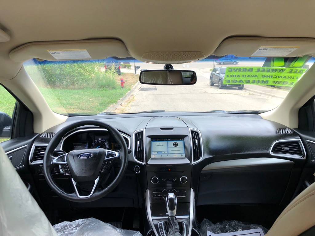 2017 Ford Edge Image 17