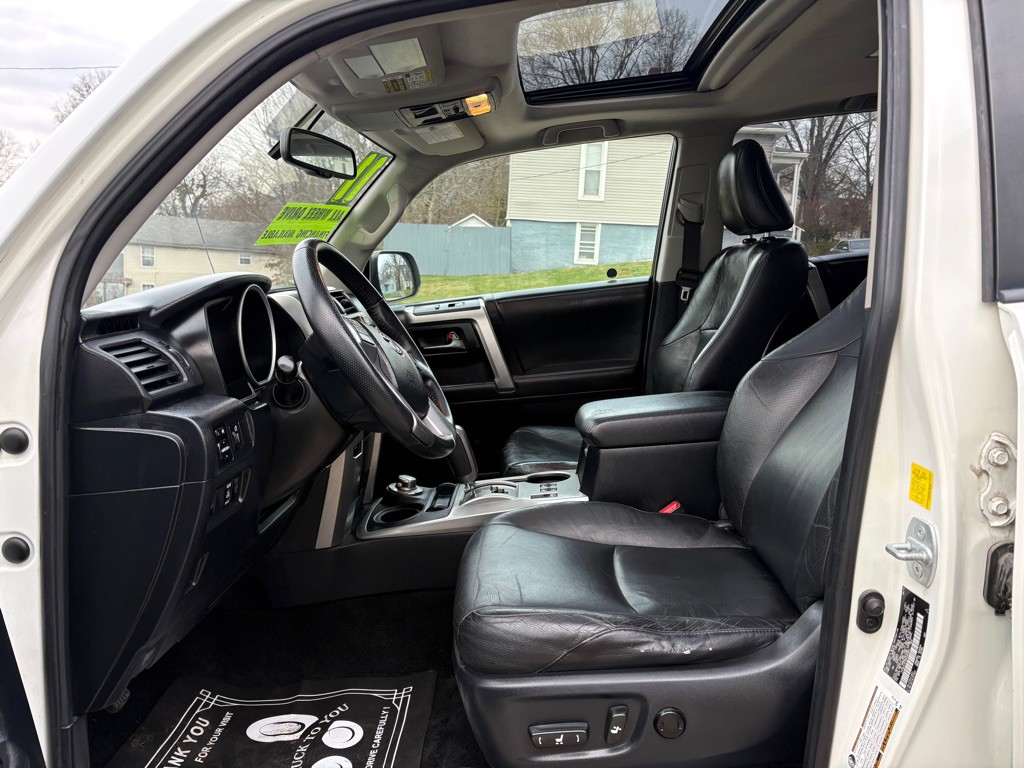 2011 Toyota 4Runner Image 16