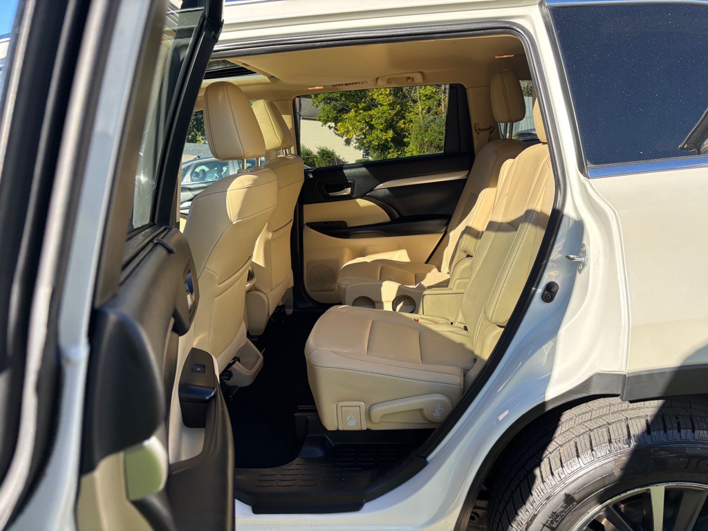 2019 Toyota Highlander Image 19