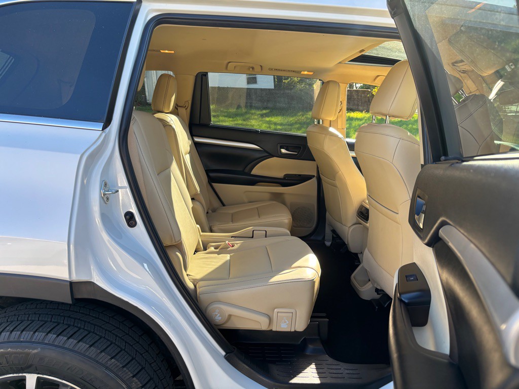 2019 Toyota Highlander Image 20