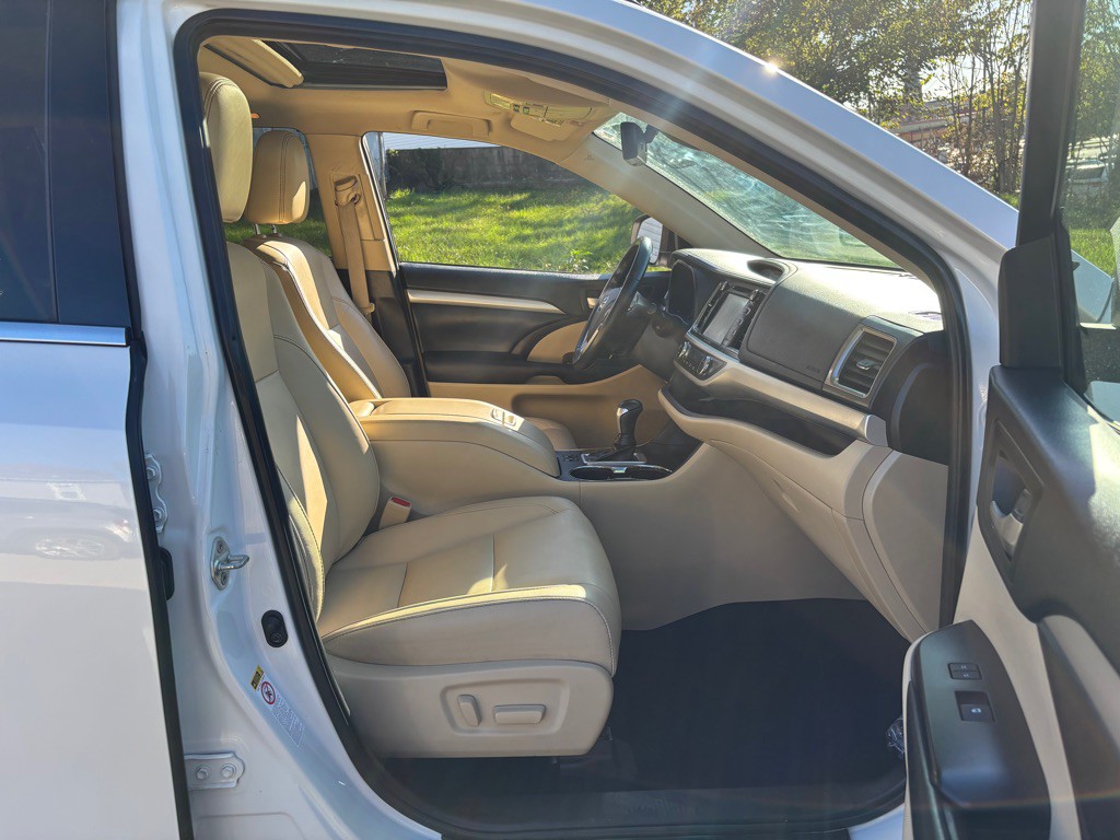 2019 Toyota Highlander Image 21