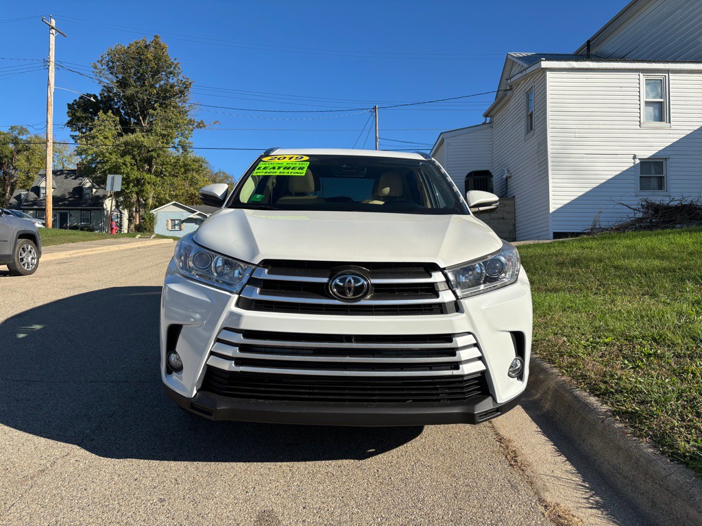 2019 Toyota Highlander Image 1