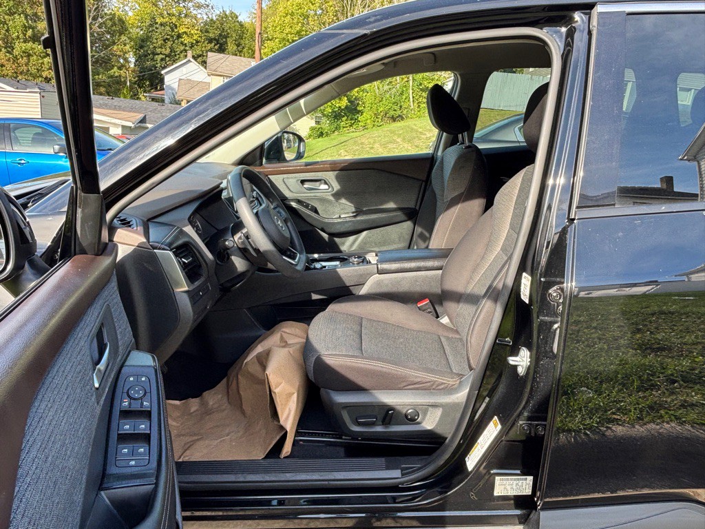 2021 Nissan Rogue Image 15