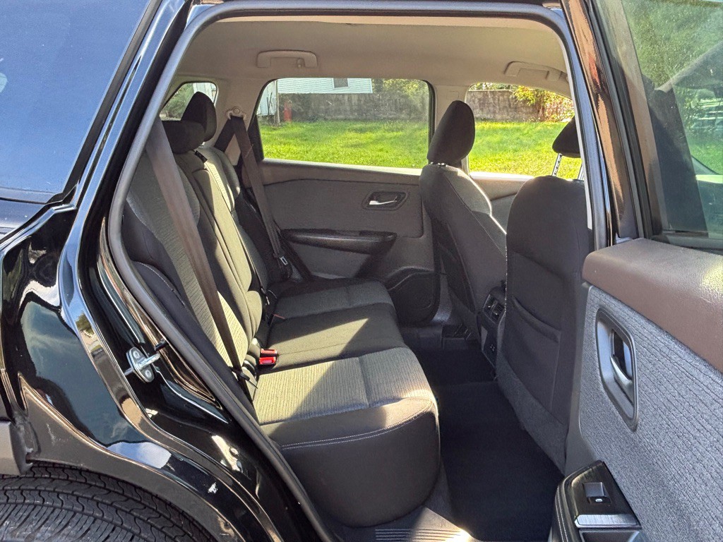 2021 Nissan Rogue Image 17