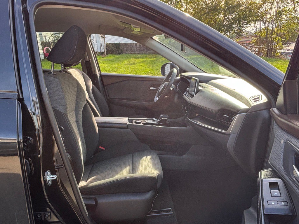 2021 Nissan Rogue Image 18