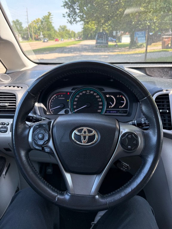 2014 Toyota Venza Image 9
