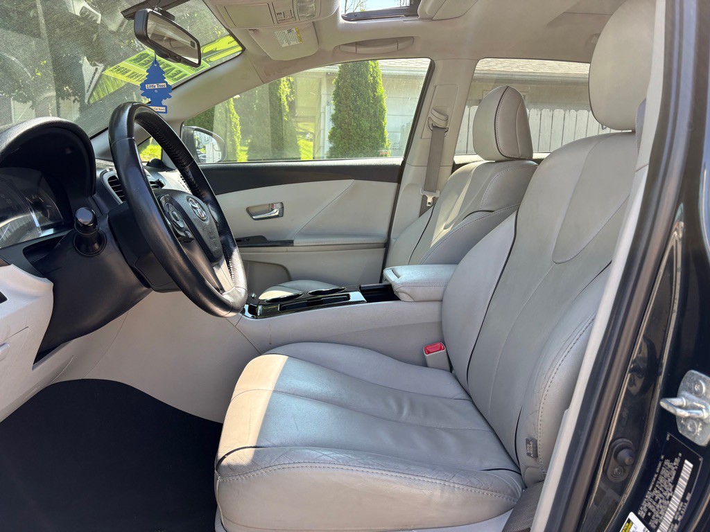 2014 Toyota Venza Image 14
