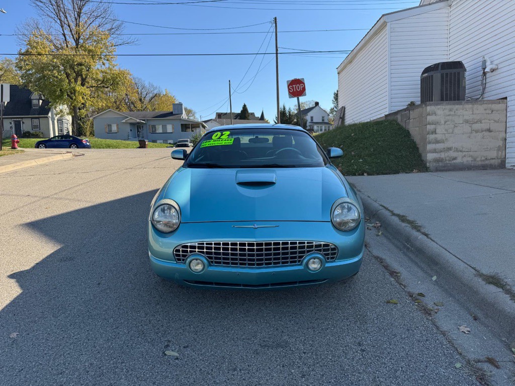 2002 Ford Thunderbird Image 2