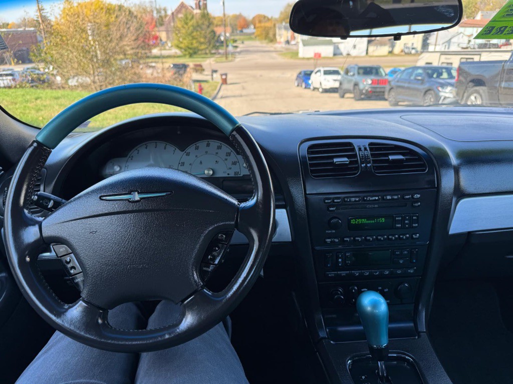 2002 Ford Thunderbird Image 9