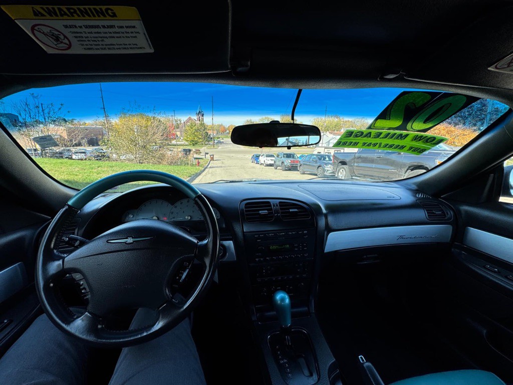 2002 Ford Thunderbird Image 12