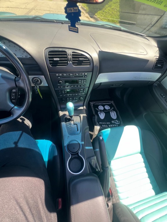2002 Ford Thunderbird Image 4