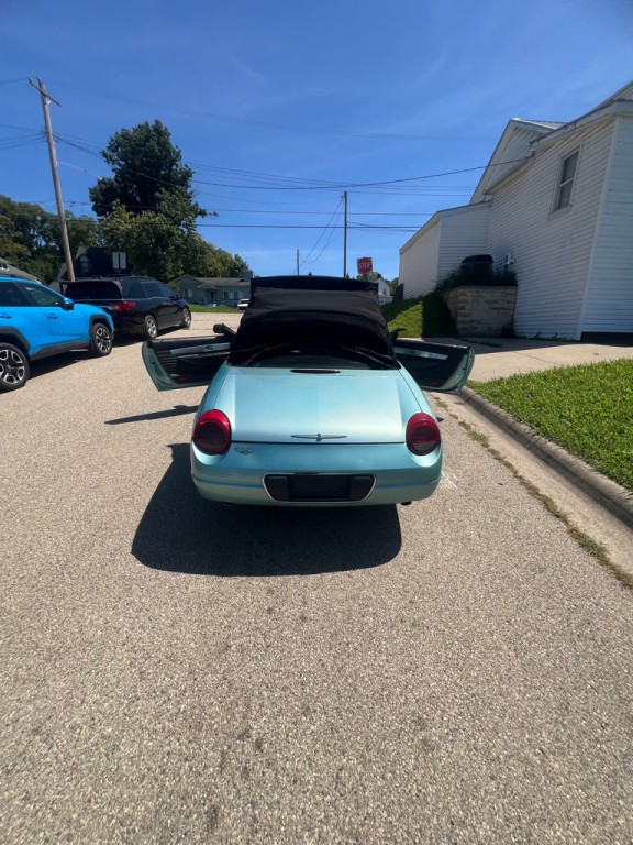 2002 Ford Thunderbird Image 9