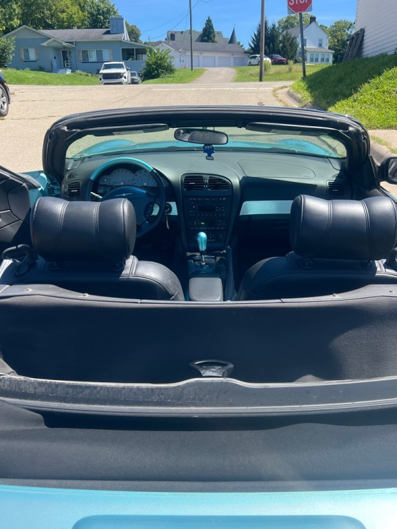 2002 Ford Thunderbird Image 12