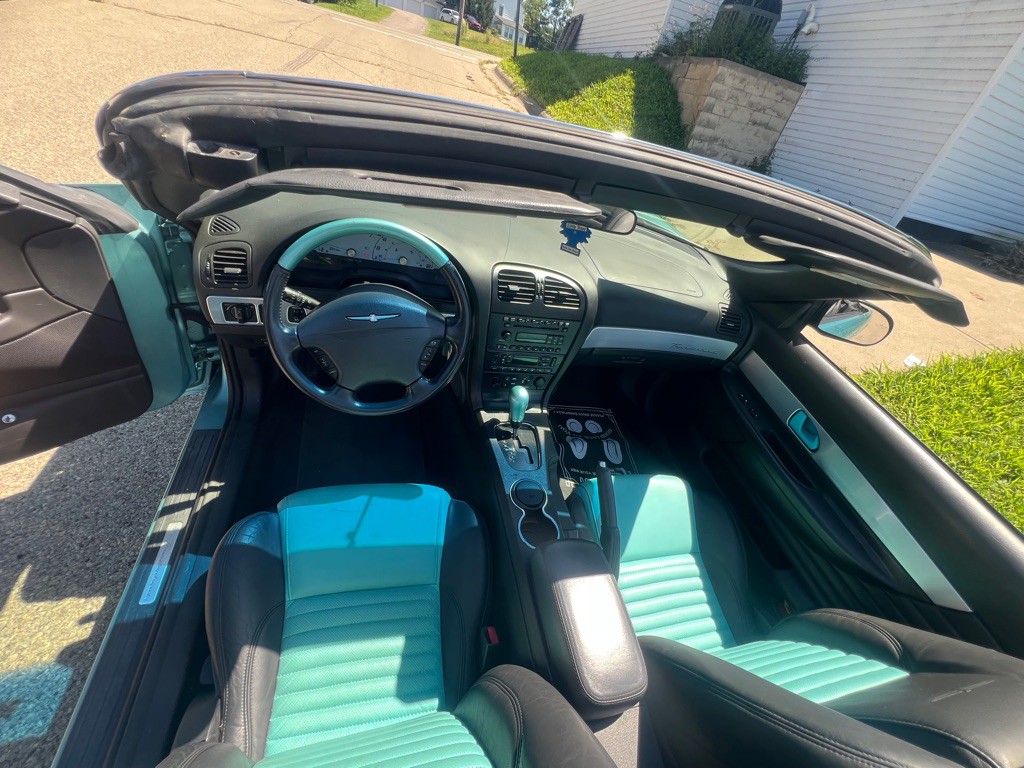 2002 Ford Thunderbird Image 14