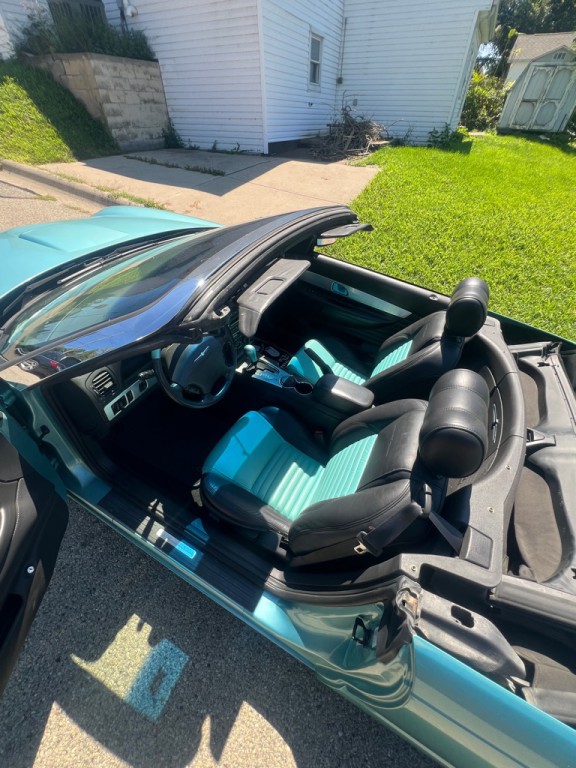 2002 Ford Thunderbird Image 15