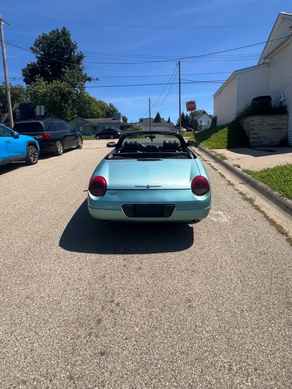 2002 Ford Thunderbird Image 18