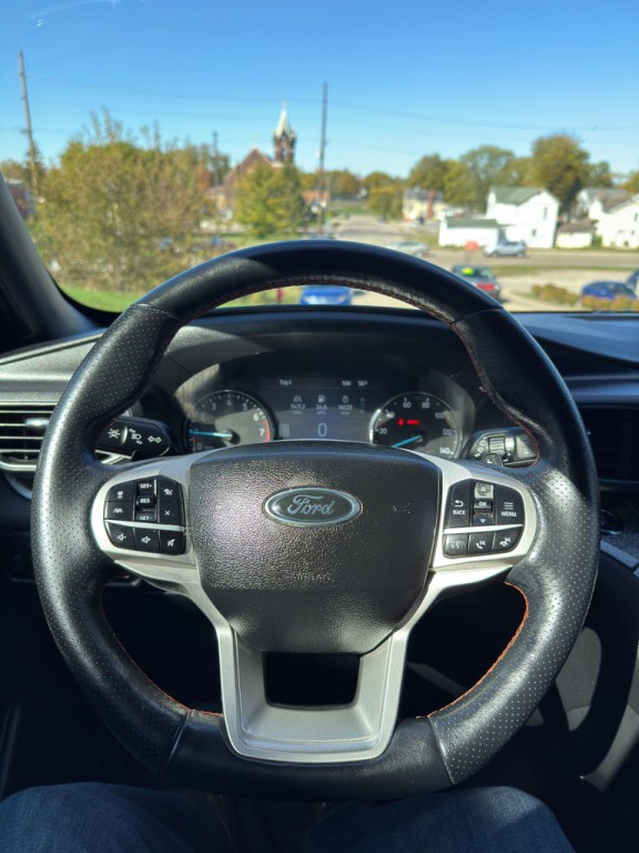 2022 Ford Explorer Image 9